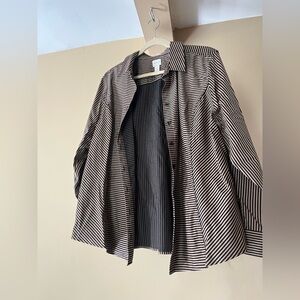 Chico’s tan + black striped button up 🦪☕️